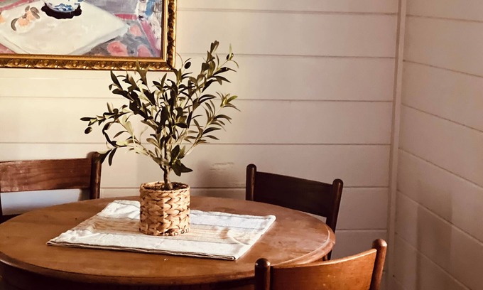 Boyce Otro | PEONY PLACE nCharming 2BR farmhouse in the heart of horse country on flower farm
