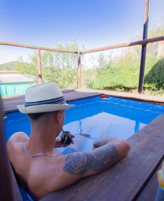 Rio Ceballos Otro | Pequeña cabaña con wifi, cocina, pequeña pileta y vistas a las sierras