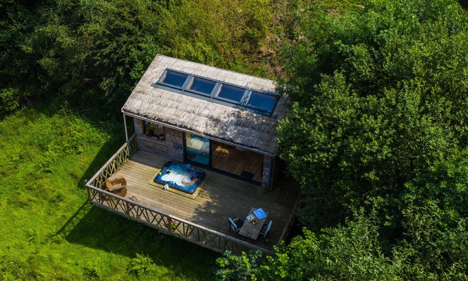 La Roche-Maurice Cabina | Perched cabin with Jacuzzi terrace in La Roche Maurice Domaine Rêves Etoilés