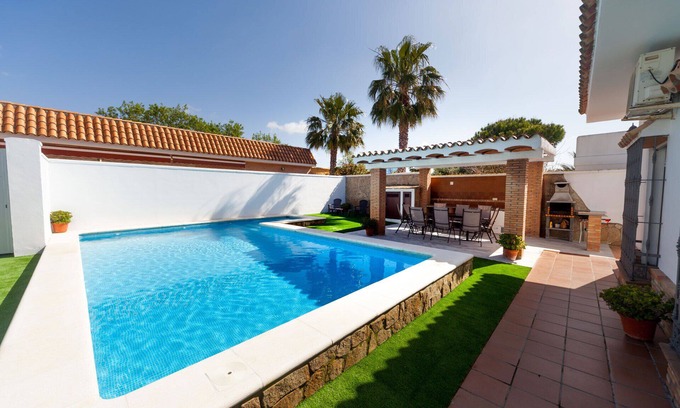 Chiclana de la Frontera Villa | Villa El Molino ideal para familias, piscina y juegos al aire libre para niños