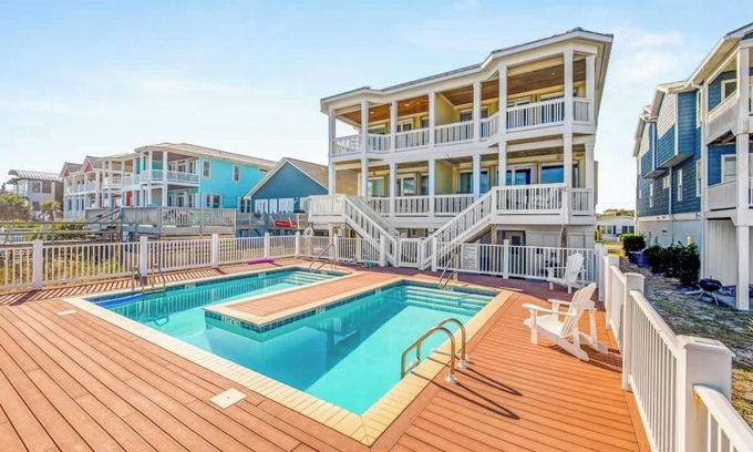 Carolina Beach Casa | June Week 1 Discounted - Message for Details
