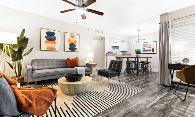 South Arlington Apartamento | Perfect Arlington Retreat Walk to ATT Stadium and SixFlags