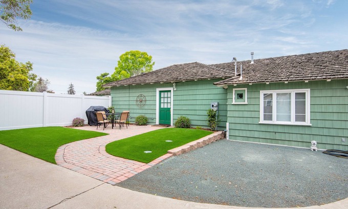 Arroyo Grande Casa | Ubicación perfecta en Arroyo Grande: ¡Casa de huéspedes dulce para hasta seis huéspedes!