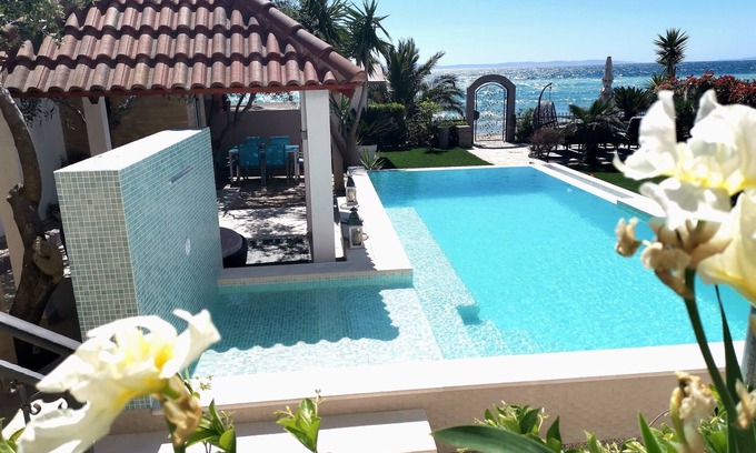 Podstrana Villa | Vacaciones de playa perfectas cerca de Split