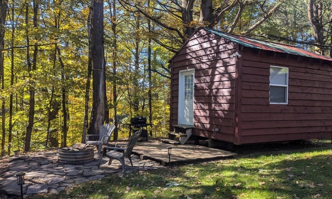Williamstown Cabina | Perfect camping spot 8 min drive to Salmon River access.