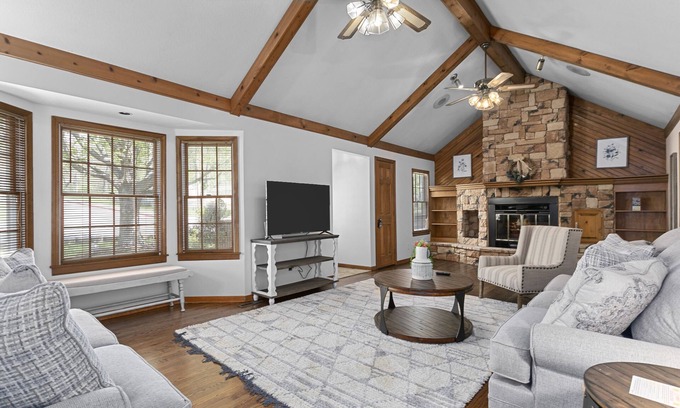 Independence Casa | Perfect Cottage Style Home
