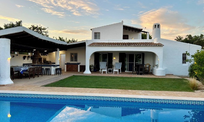 Quatrim do Sul Villa | Perfect family and friends retreat with amazing pool.