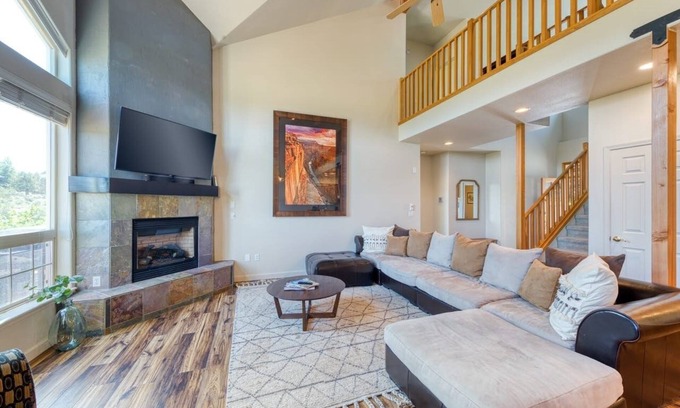 Redmond Casa | Perfect Family Getaway HotTub - sleeps 10