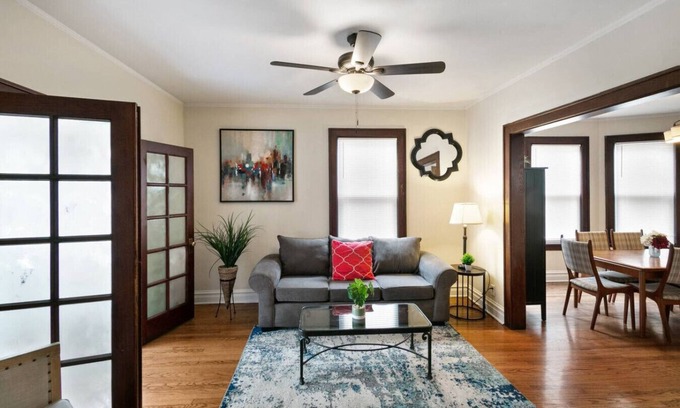 Waukegan Apartamento | Perfect family spot near Great Lakes Naval Base!