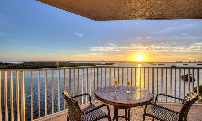 Fort Myers Beach Hotel | Perfect Family Getaway: 3 Suites w/ Private Balconies & Scenic Views