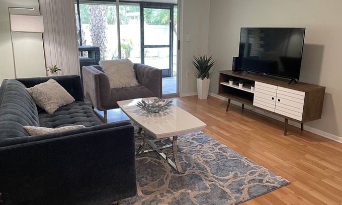 Park East Villa | A 3 minutos del centro de Sarasota, a 15 minutos de la famosa playa de Siesta Key. Muebles nuevos