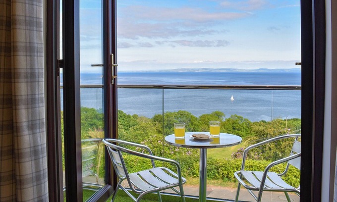 Kilmory Cabaña | Perfect for couples looking to relax and unwind, or equally explore the Isle of Arran.