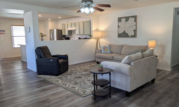 Surprise Farms Casa | Perfect for families/Refreshing Pool!