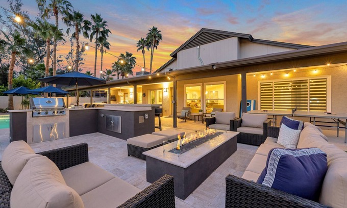 Honeyridge Manor Casa | Perfect for Families in a Great Location, 3 King En Suites w/ Heated Pool & Hot Tub + Free Golf!