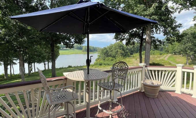 Lakeview Casa | Perfect for LPGA Solheim Cup! Large Family Getaway, Lake, NatureTrail, Wineries!