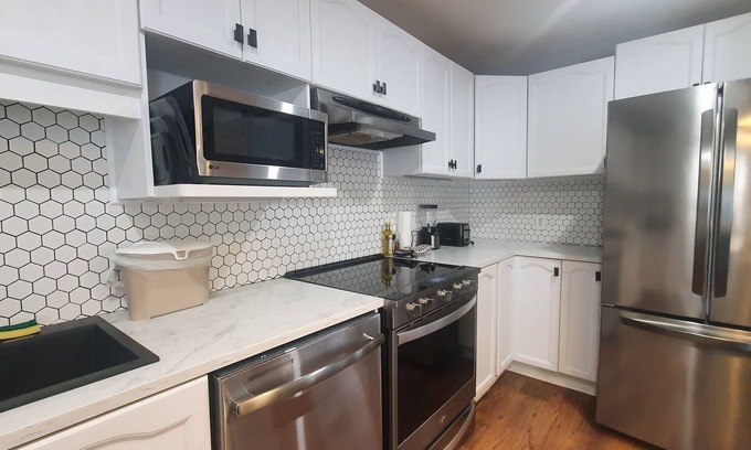 Kingston Casa | Home-Like 2Bedroom Private Unit - Amazing Value