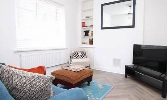 Splott Casa | Perfect Four Bed House for Groups, Contractors by Gurkha Stay,Cardiff -Free WiFi