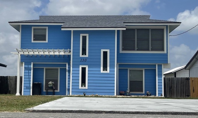 Palm Harbor Casa | Perfect GetawaY at Beach Bliss - Pet Friendly!