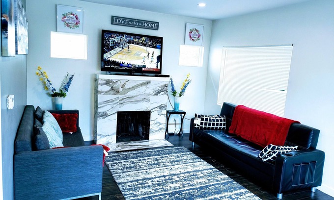 Oakland Casa | Nice Cozy Home. Free parking on site