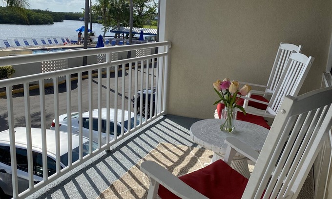 Ruskin Apartamento | Perfect getaway w/pool, hot tub and world class views
