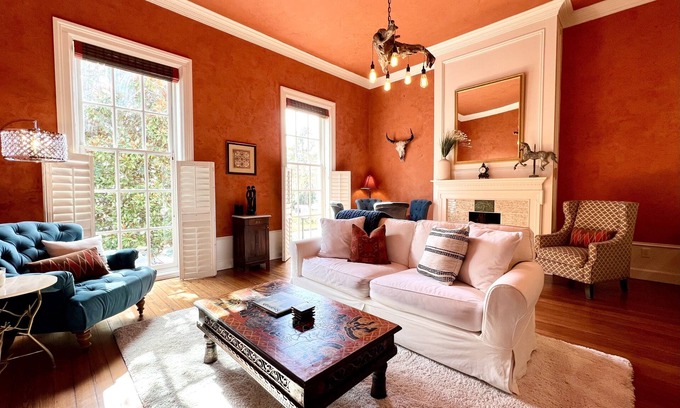 Historic Downtown Savannah Apartamento | Perfect Getaway Walking Distance to Everything w/ Parking by Lucky Savannah