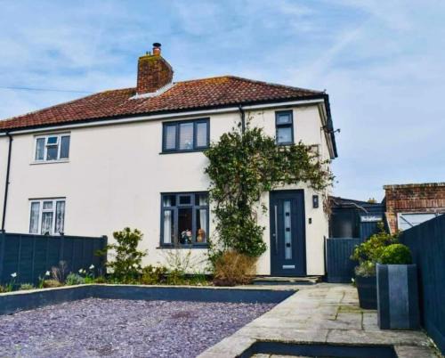 New Forest District Casa | Perfect holiday Home from Home , three bedroom house for 5 guests