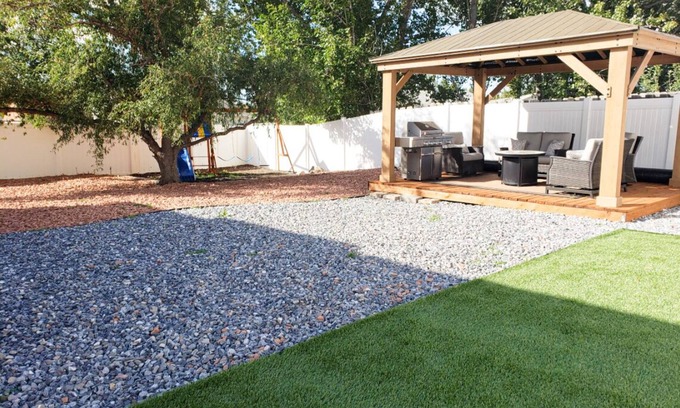Ogden Casa | Perfect Location+4bd+Fully Fenced Yard+Gazebo+Hot Tub+Views!