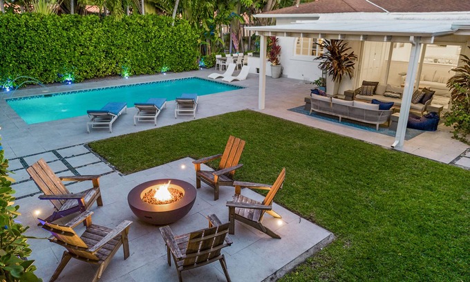 Coral Way Casa | Perfect Location Family Friendly - Heated Salt Pool - Outdoor Kitchen-Firepit