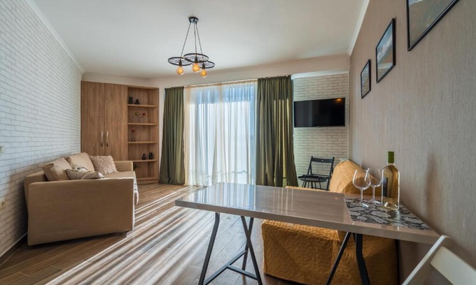Kazbegi Apartamento | Perfect location! Magnificent view! Extra bedroom apartment!