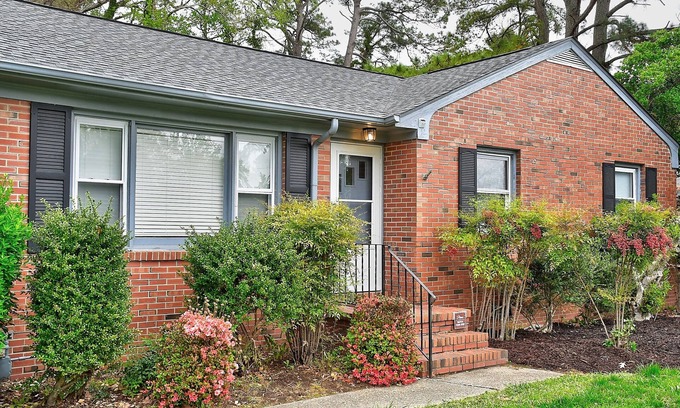 Northeast Virginia Beach Casa | Perfect location - Close to the Ocean and Bay in Virginia Beach