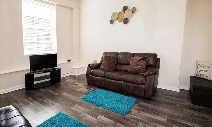 Bon-y-maen Apartamento | Perfect Location with Parking - Jersey House