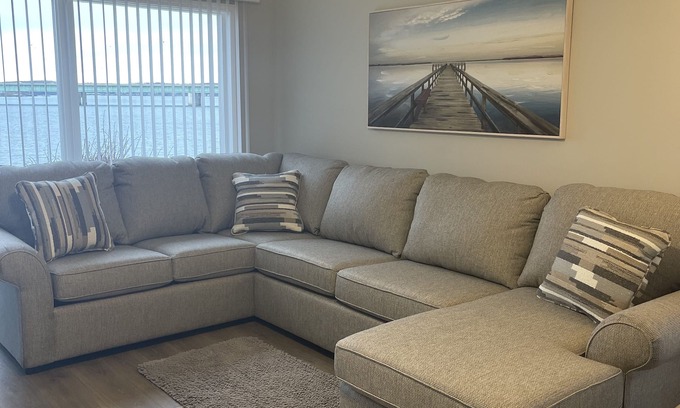Osage Beach Condominio | Gran vista, ubicación perfecta. Deslizamiento de barco disponible por un cargo extra. 🐠🌞😎