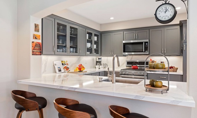 The Mesa Condominio | Perfect Mesa Retreat | Remodeled Condo with a Pool