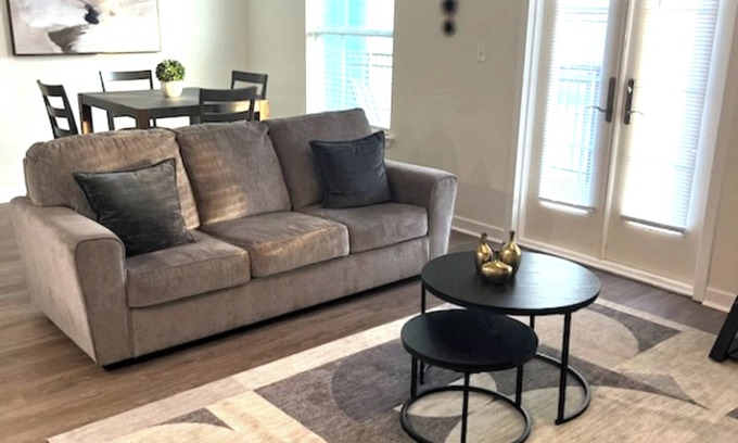 Lower Garden District Apartamento | PERFECT PROXIMITY! It has everything you need!