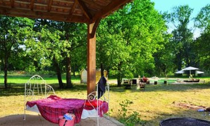 Borderes-et-Lamensans Casa | Lugar perfecto para unas vacaciones en familia o con amigos con río privado y piscina.