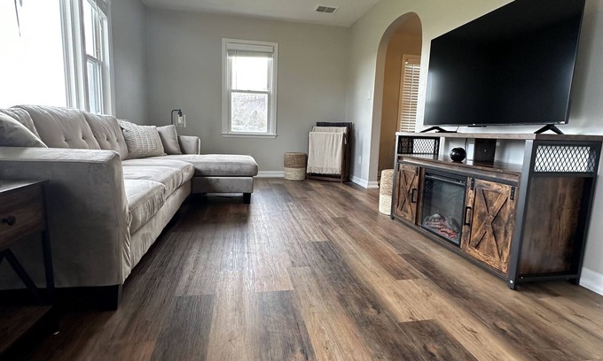 Martinsville Casa | Perfect spot! Martinsville's Beautiful Leaves, IU Football to Indy nightlife!