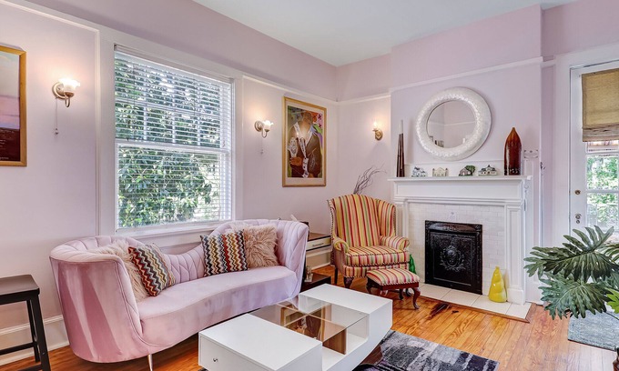Thomas Square Apartamento | Perfect Starland 2 Bedroom | Heated Pool Access