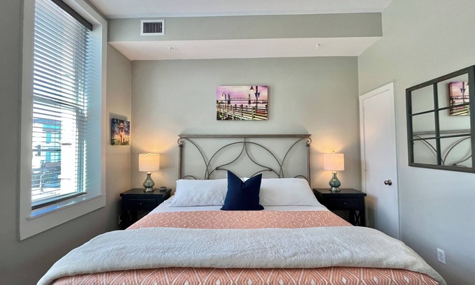 Wilmington Apartamento | Perfect Work Retreat on Market St. Downtown ILM