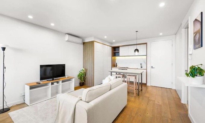 Caulfield North Apartamento | Perfectly Located Executive 1BR at Caulfield North