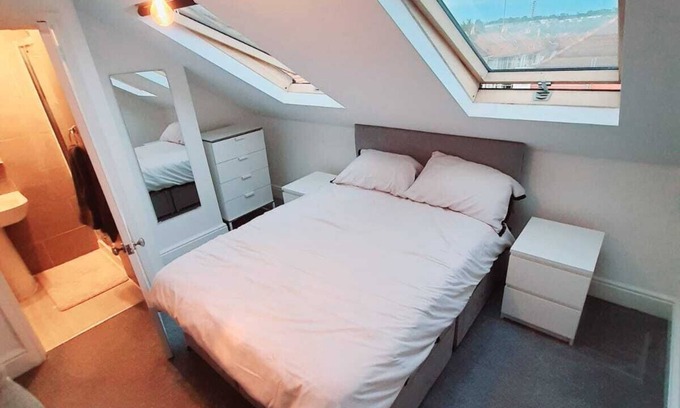 Horfield Apartamento | Perfectly Situated 2 Bedroom En-suite Maisonette in the Heart of Gloucester Road