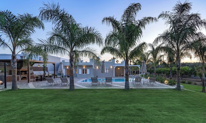 Adelianos Kampos Villa | Periklis Villa, a place to be! Unique Villa with Lavish outdoor area!