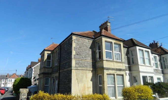 Weston-super-Mare Apartamento | Period Apartment close to the Sea Front.