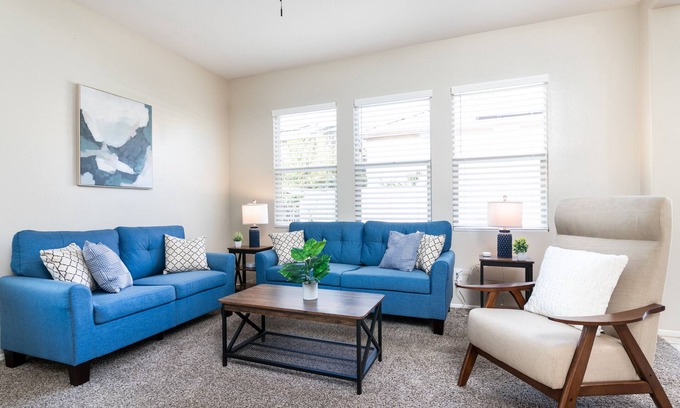 Perris Casa | Perris house 92571, Pet-friendly, cal king bed