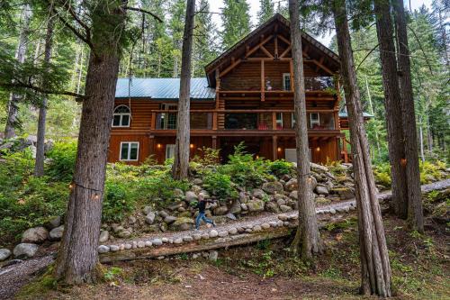 Malakwa Casa | Perry River Lodge