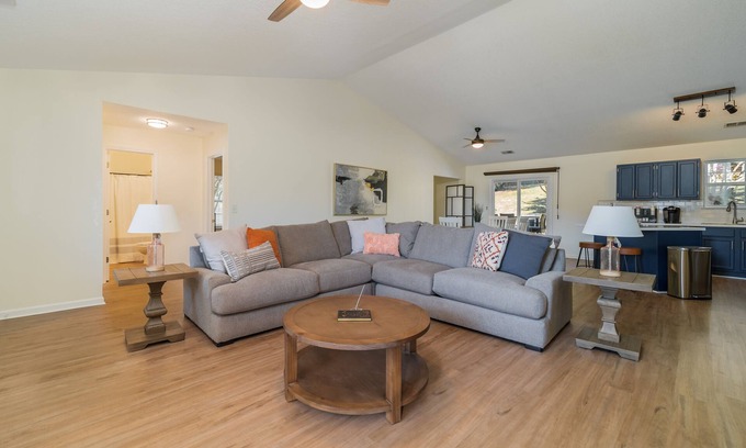Greenville Casa | Pet + Family Friendly 4BR Pool House Near Furman