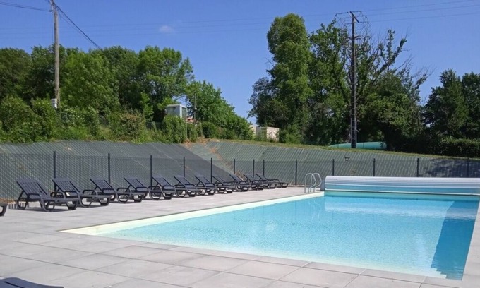 Prailles Casa | Pet-friendly Unit with Kitchenette, Free Parking & Outdoor Swimming Pool!