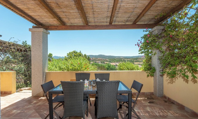 Santa Teresa di Gallura Villa | "Villa Circe" con Wi-Fi, jardín y terraza; mascotas permitidas