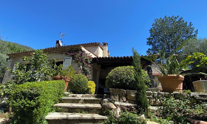 Tourrettes-sur-Loup Villa | 10% de descuento en 2 semanas de 11/12 aug! Un alquiler de verano de la casa provenzal con encanto