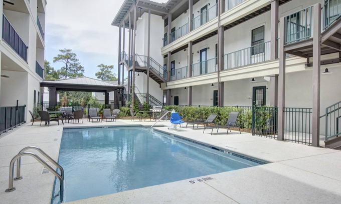 King City Condominio | Pet Friendly, Updated 1 Bedroom Getaway at Ocean Suites