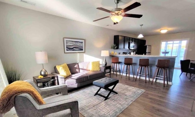 Westgate Casa | Pet Friendly 2 Bed Townhome Near Western BLVD
